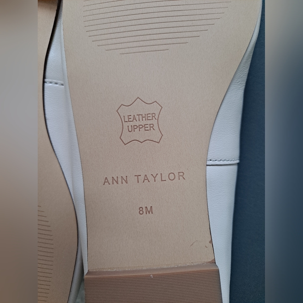 Ann Taylor Mary Jane Leather Ballet Flat. Size 8 (fits large, like a size 9) - Picture 6 of 8